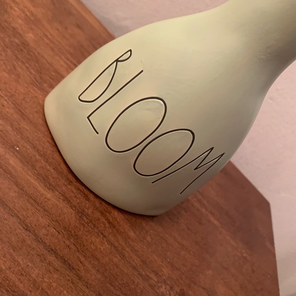 Rae Dunn Bloom Vase NWT - Picture 3 of 4